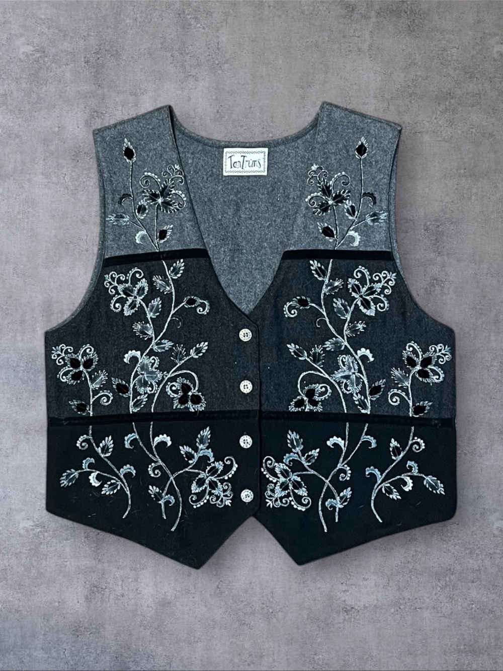 Vintage 90s / 2000s y2k Gray Embroidered Tantrums Brand Vest